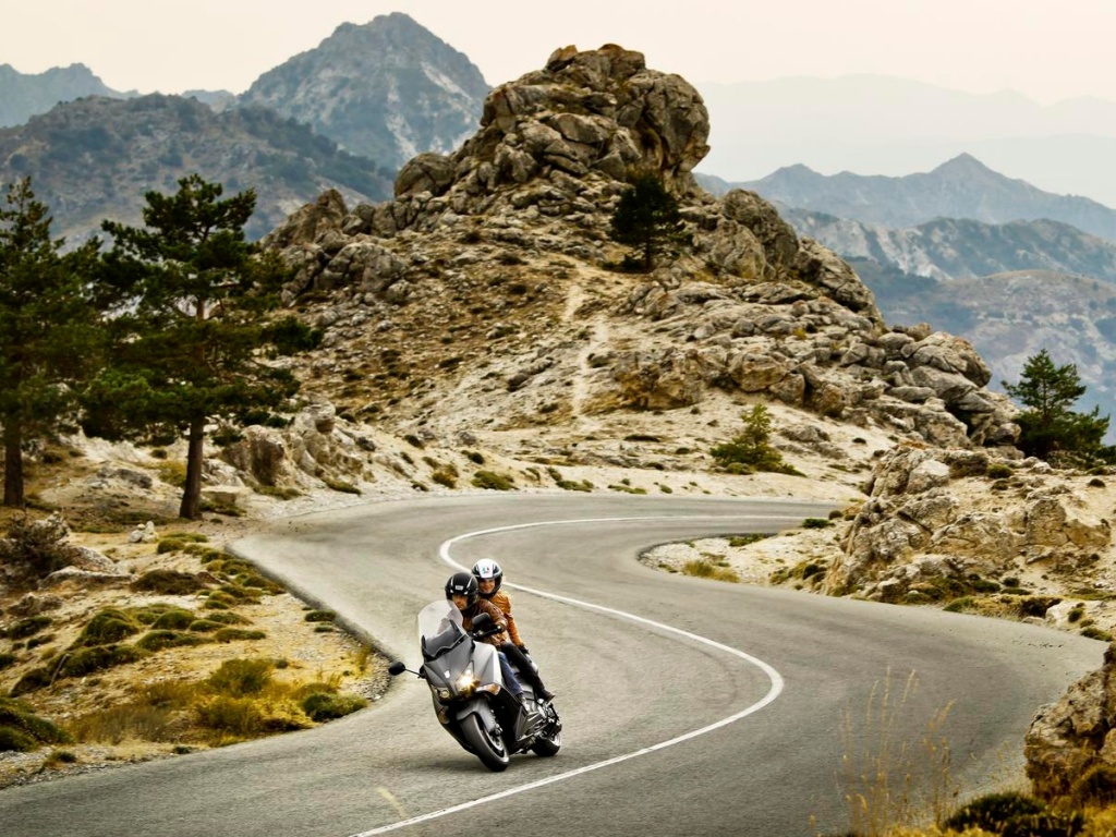 Фото скутера Yamaha TMAX ABS